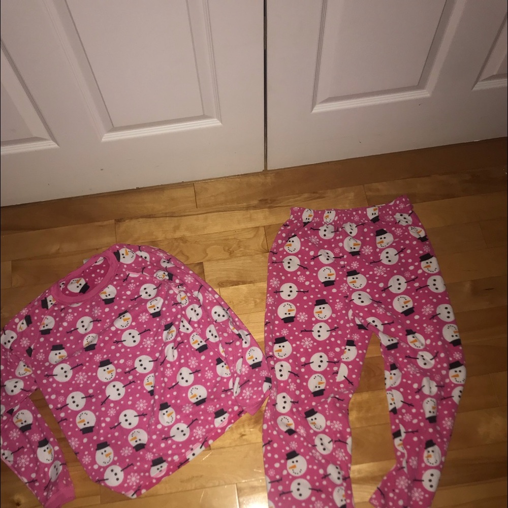 Matching snowman pj set!